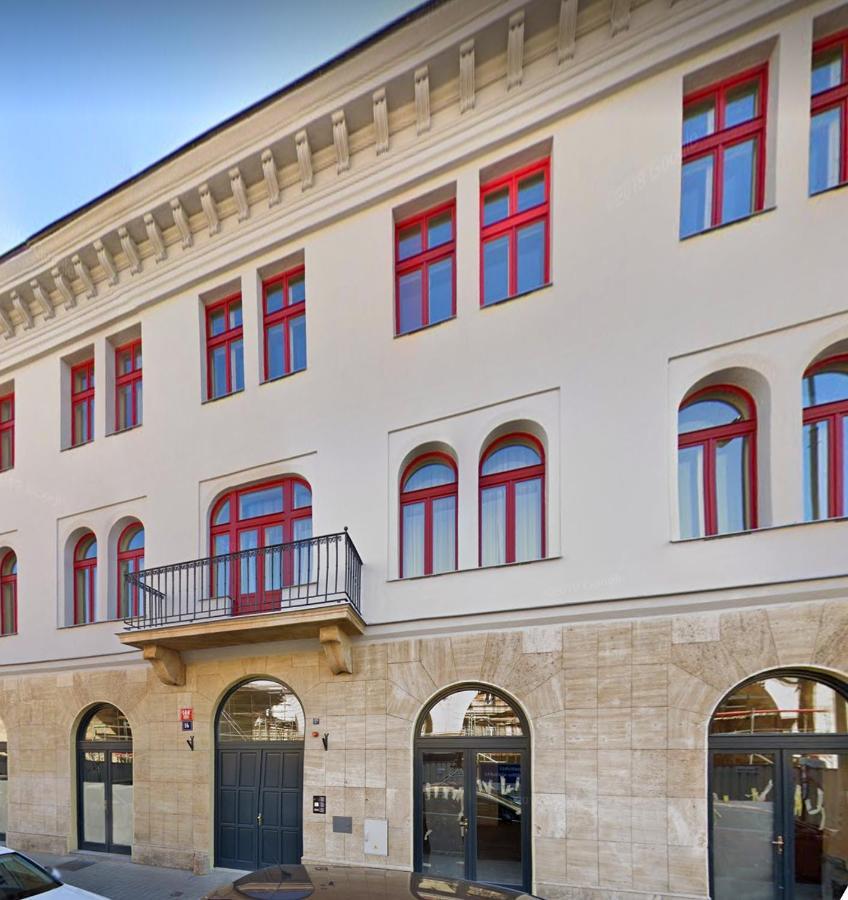 Turnkey I Main Bus Station Apartments براغ المظهر الخارجي الصورة